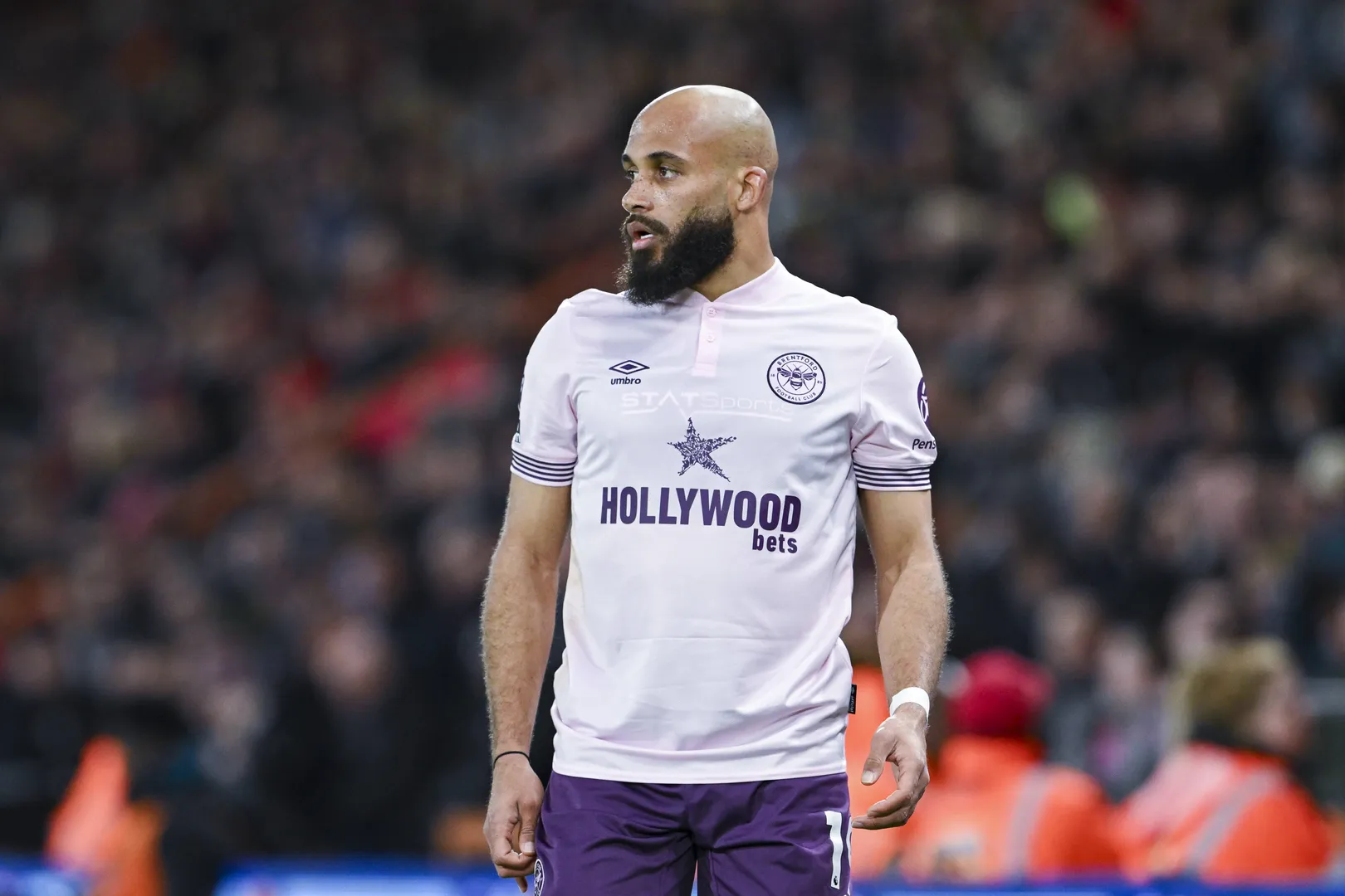 Mbeumo &eacute; alvo do Liverpool para substituir Salah. Reds ter&atilde;o dois concorrentes de peso pela contrata&ccedil;&atilde;o do atacante camaron&ecirc;s