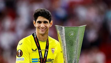 Destaque na Copa do Catar, goleiro explica sa&iacute;da do Sevilla: &lsquo;Tinha pouca vida&rsquo;