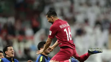 Catar atropela anfitri&otilde;es Emirados &Aacute;rabes com uma goleada para chegar &agrave; in&eacute;dita final da Copa da &Aacute;sia