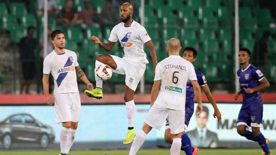 Em busca do 14&ordm; time da carreira, Anelka foi rejeitado pelo futebol argelino