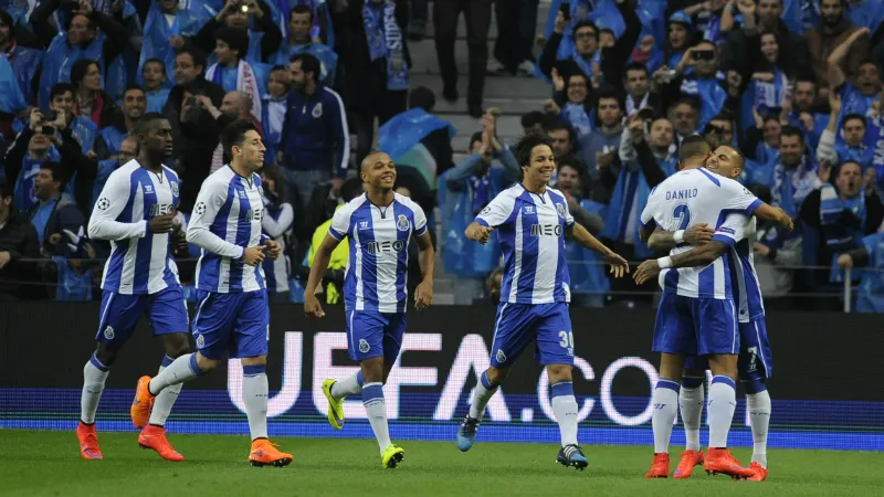 Do jeito que a zaga jogou, Bayern teve sorte de levar s&oacute; de 3 a 1 do Porto