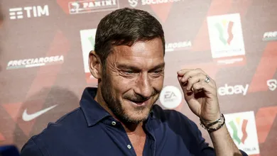 Totti revela convites de clubes e cogita volta ao futebol: &lsquo;Estaria pronto&rsquo;
