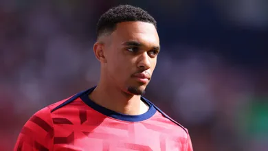 &lsquo;Tem que aceitar&rsquo;: T&eacute;cnico da Inglaterra explica n&atilde;o convoca&ccedil;&atilde;o de Arnold apesar de desfalques