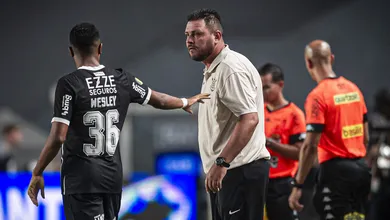 &lsquo;A realidade hoje &eacute; tirar o Corinthians do rebaixamento&rsquo;: Interino lamenta sa&iacute;da de Mano e confirma Ant&oacute;nio Oliveira