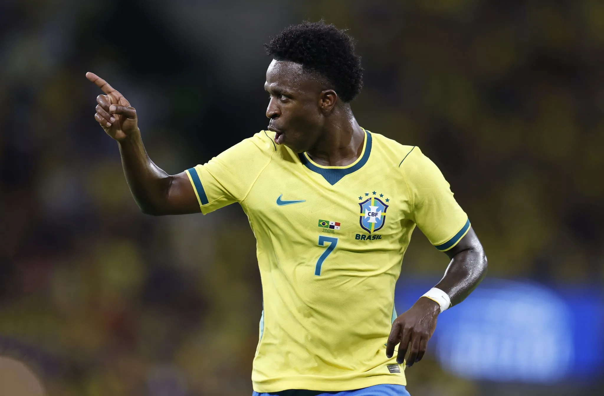Vinicius J&uacute;nior celebra gol pela Sele&ccedil;&atilde;o