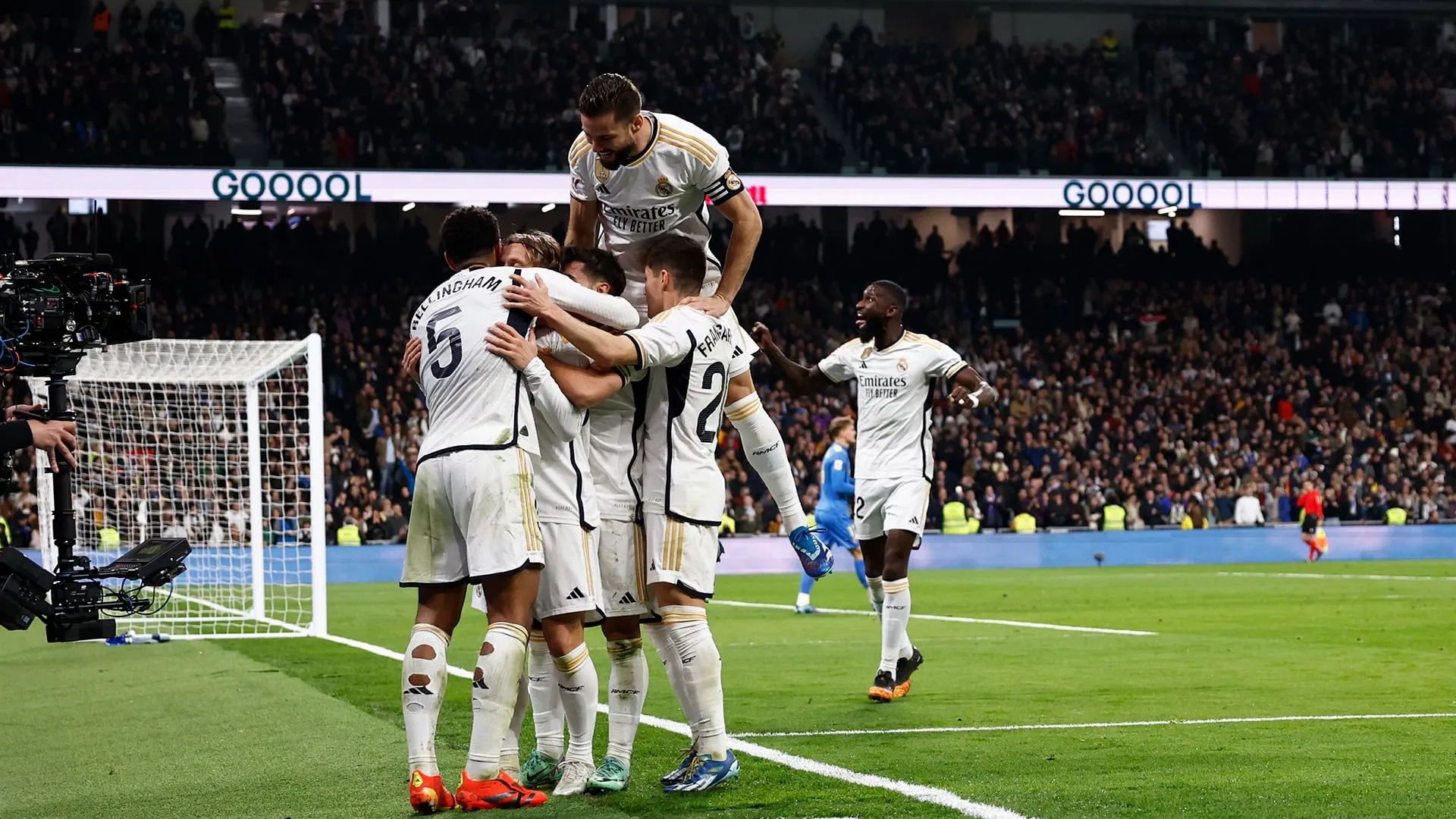 Com mais um gol de Bellingham, Real Madrid atropela o Villarreal e dorme na lideran&ccedil;a da La Liga mais uma vez