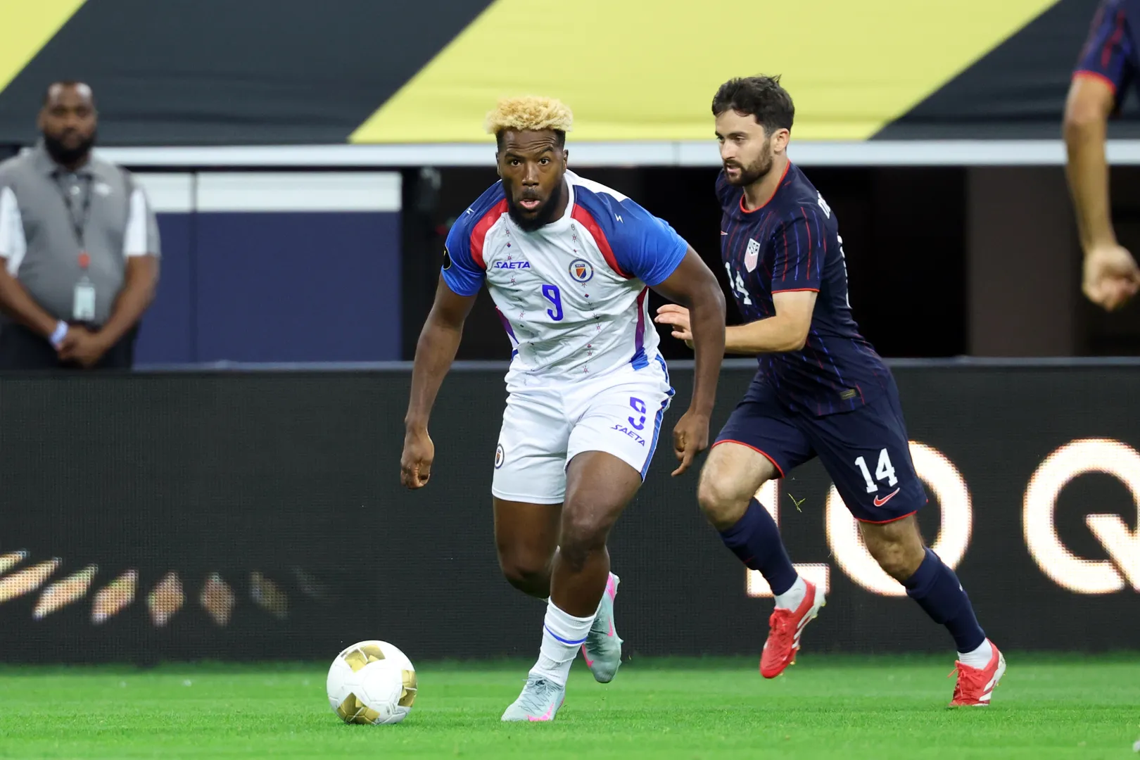 Duckens Nazon em a&ccedil;&atilde;o pelo Haiti