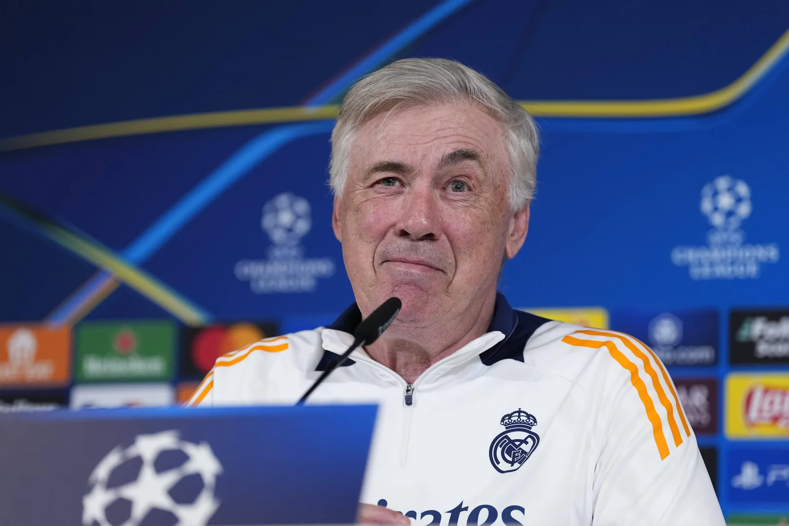 Carlo Ancelotti, t&eacute;cnico do Real Madrid, durante coletiva de imprensa