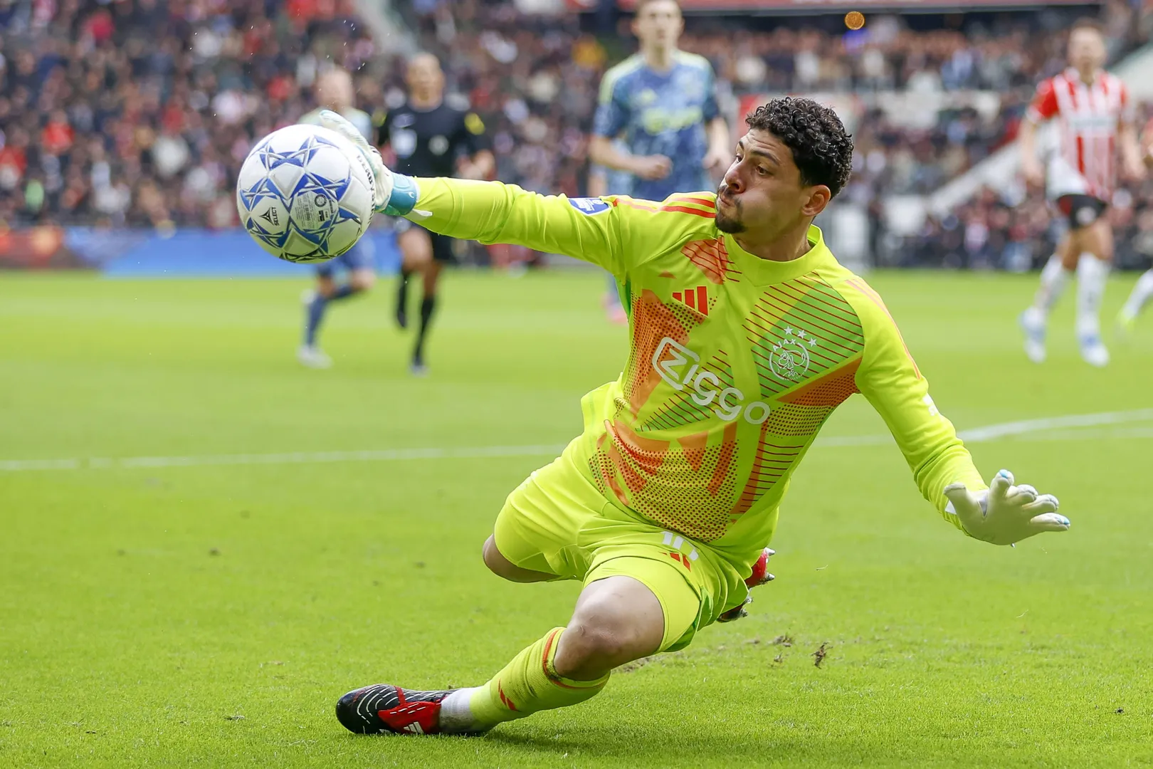 Matheus Magalh&atilde;es Ajax