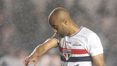 S&atilde;o Paulo paga pre&ccedil;o por decis&otilde;es da diretoria e se complica em objetivo