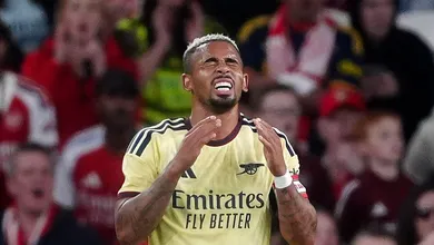 Arsenal perde com falhas conhecidas, mas tem Arteta ousado com Jesus e Martinelli