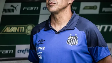 &lsquo;Muito ralo&rsquo;: Carille concorda com cr&iacute;ticas a gramado do Palmeiras e reconhece erro em escala&ccedil;&atilde;o do Santos