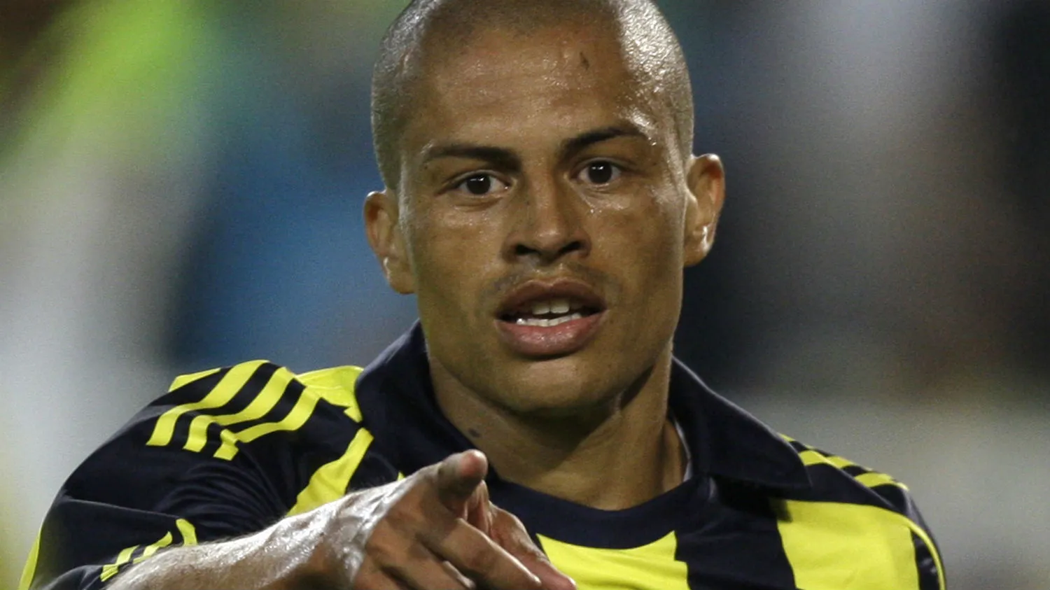 Alex lembra calv&aacute;rio no Parma: &ldquo;Tentaram destruir minha carreira de qualquer maneira&rdquo;