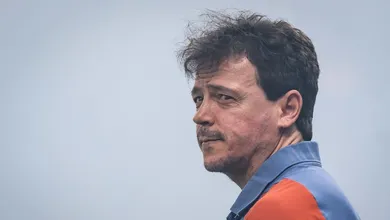 Nem ambiente ideal faz Cruzeiro vencer com Diniz, que se complica na Sul-Americana