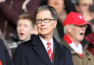 Liverpool inicia negocia&ccedil;&otilde;es para vender participa&ccedil;&atilde;o no clube por R$ 30 bilh&otilde;es