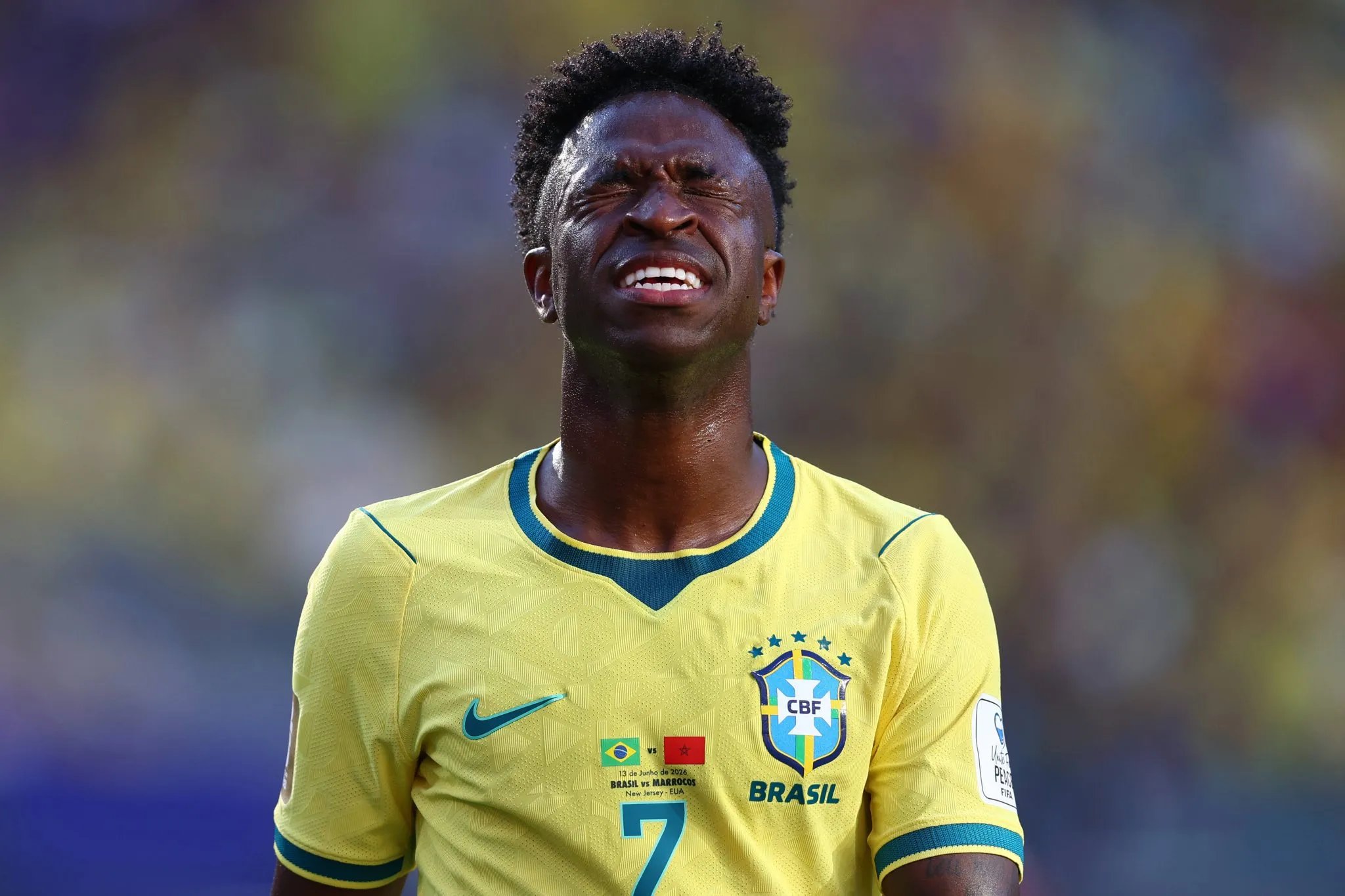 Vin&iacute;cius Junior se lamenta durante jogo contra o Marrocos 