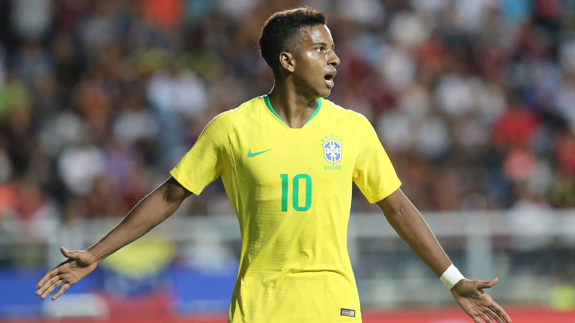 Apenas com &ldquo;estrangeiros&rdquo;, a &uacute;ltima convoca&ccedil;&atilde;o da Sele&ccedil;&atilde;o no ano traz garotos entre as novidades