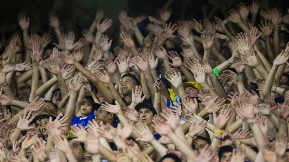 Nem o goleiro do Palestino se conteve na Bombonera e cantou junto com a torcida do Boca