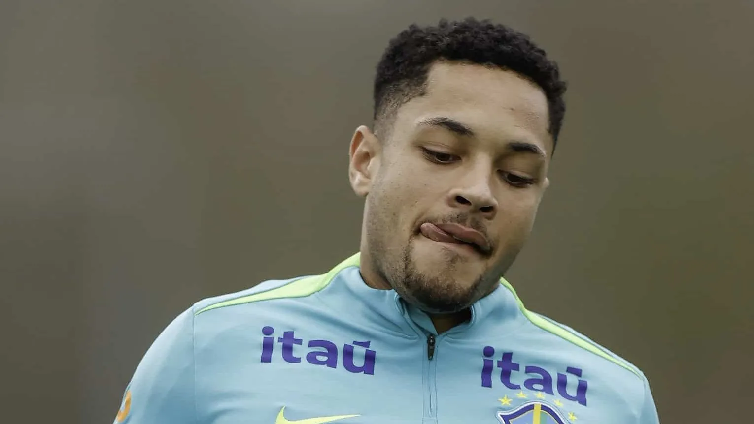 Vitor Roque: &lsquo;Voltar ao futebol brasileiro n&atilde;o &eacute; um passo atr&aacute;s&rsquo;