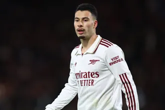 &lsquo;N&atilde;o sei como os jogadores do Liverpool n&atilde;o deram um tapa no Martinelli. Vergonhoso&rsquo;