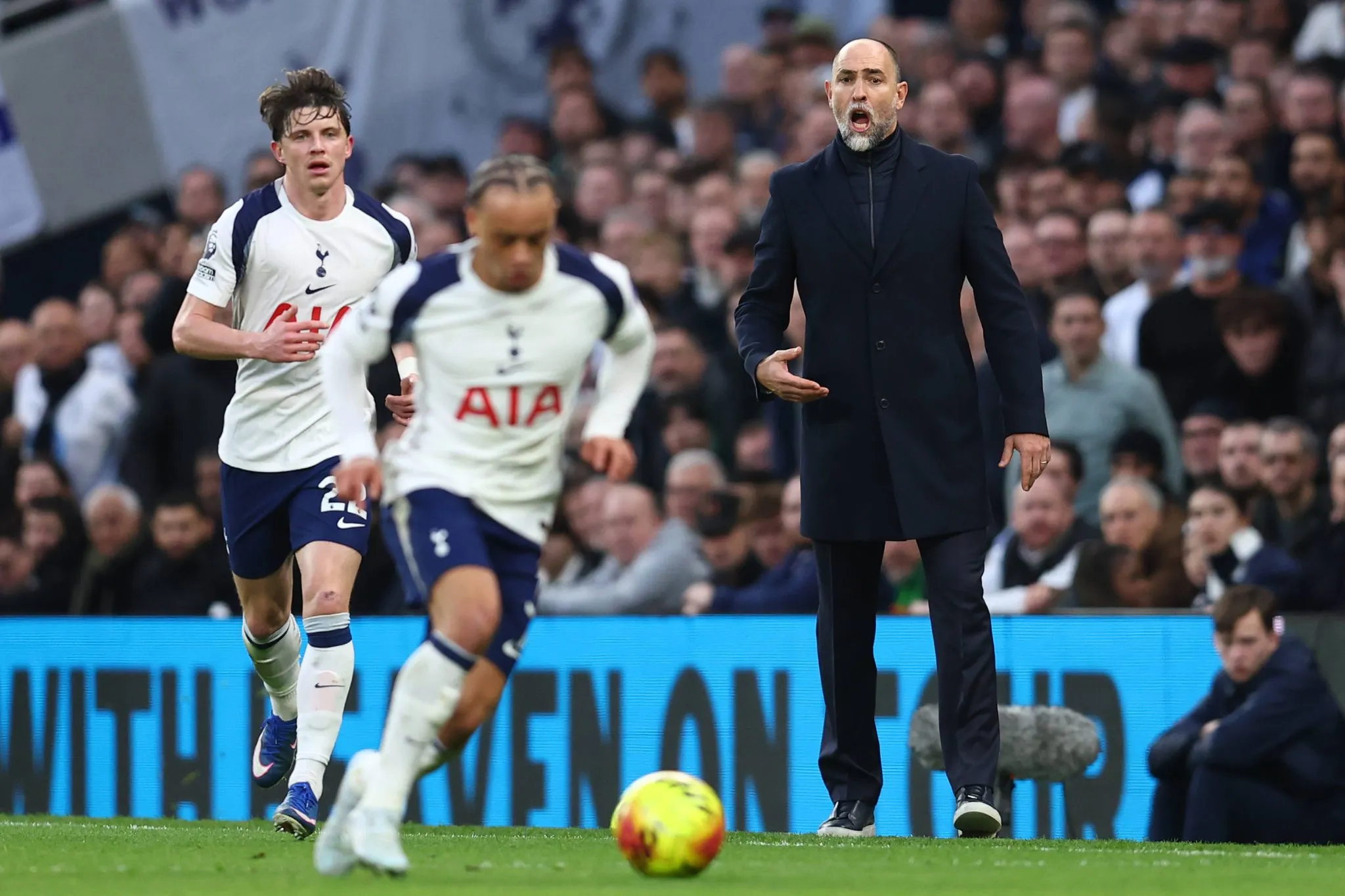 Igor Tudor no comando do Tottenham (Foto: Imago)
