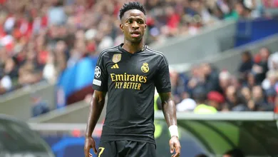 V&iacute;tima de racismo mais uma vez, Vinicius J&uacute;nior &eacute; atacado por porta-voz do Barcelona