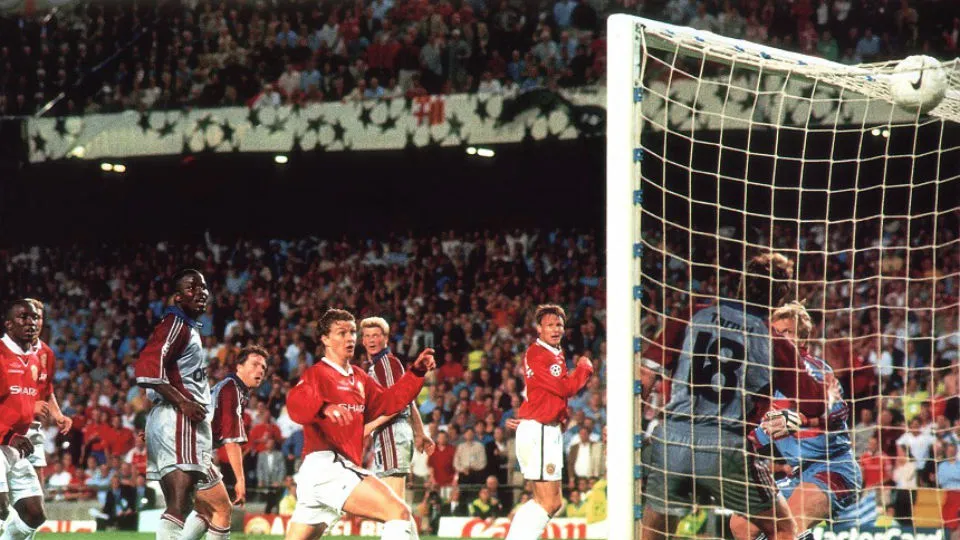 Raridade: os tr&ecirc;s minutos finais de United 2&times;1 Bayern em 1999 filmados da beira do gramado