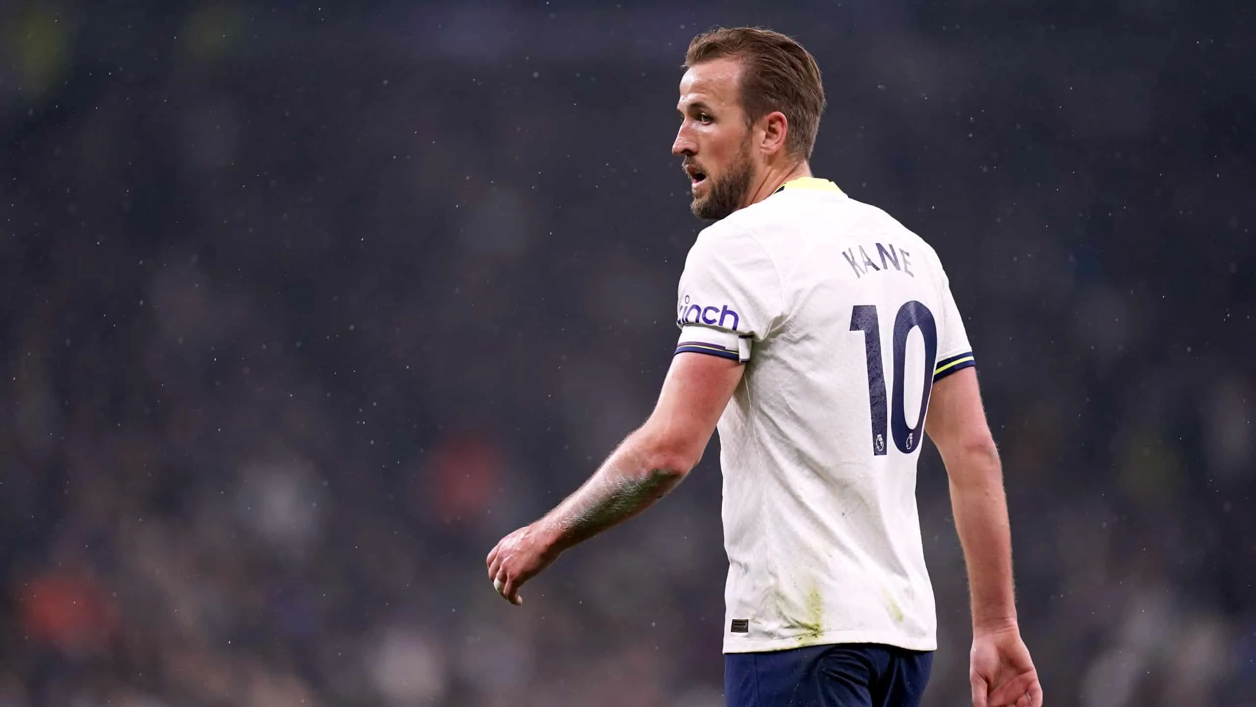L&aacute; vem eles de novo: Bayern faz segunda proposta por Harry Kane