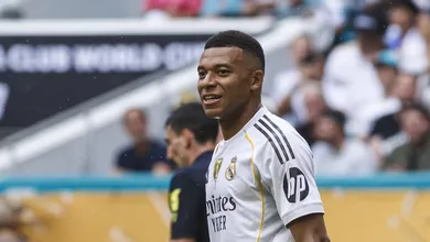 &lsquo;N&atilde;o existe meritocracia com o Mbapp&eacute;. Quando estiver dispon&iacute;vel, ele joga&rsquo;