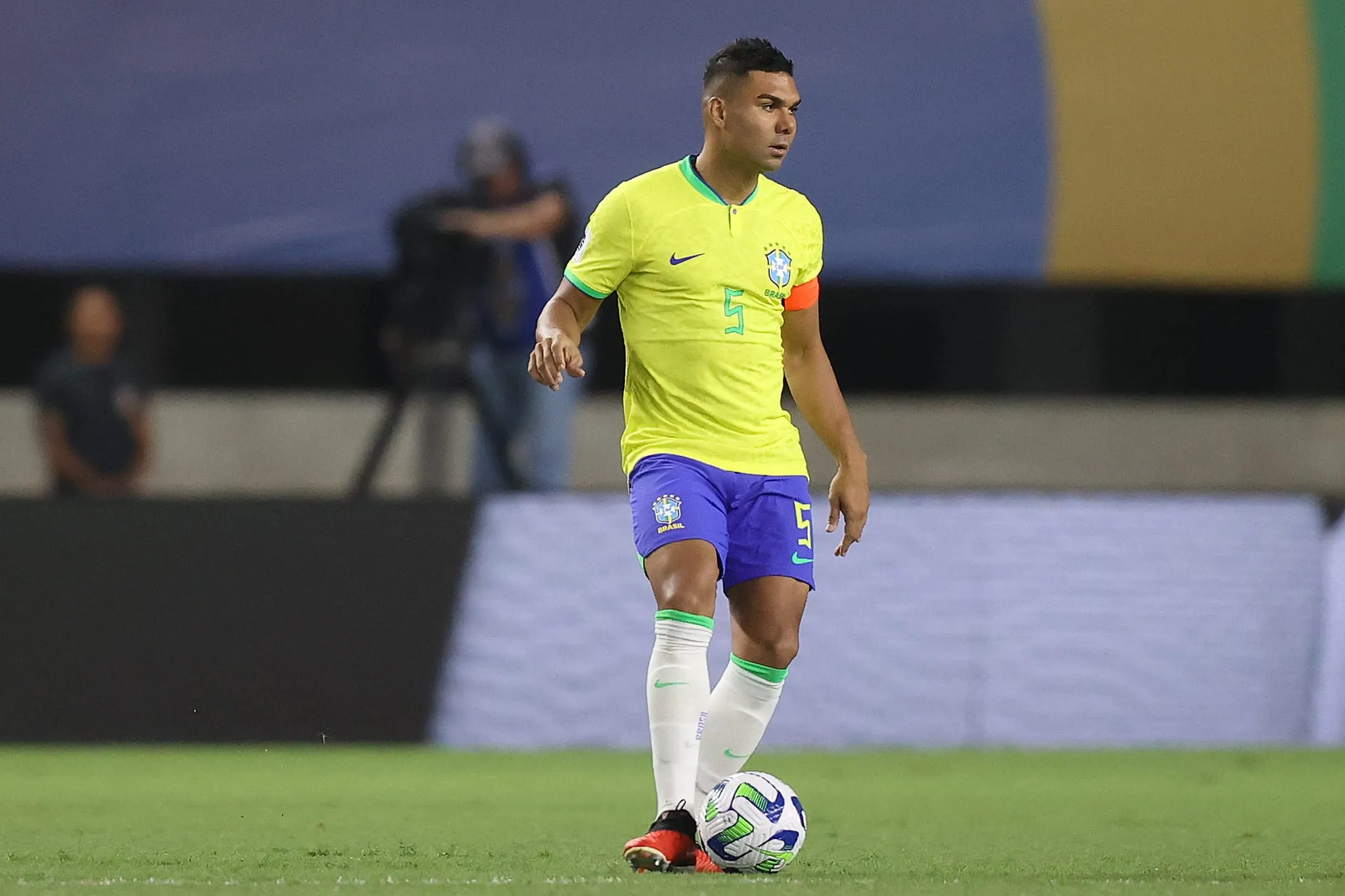 Bruxa solta d&aacute; as caras mais uma vez e Sele&ccedil;&atilde;o v&ecirc; Casemiro se lesionar e virar d&uacute;vida