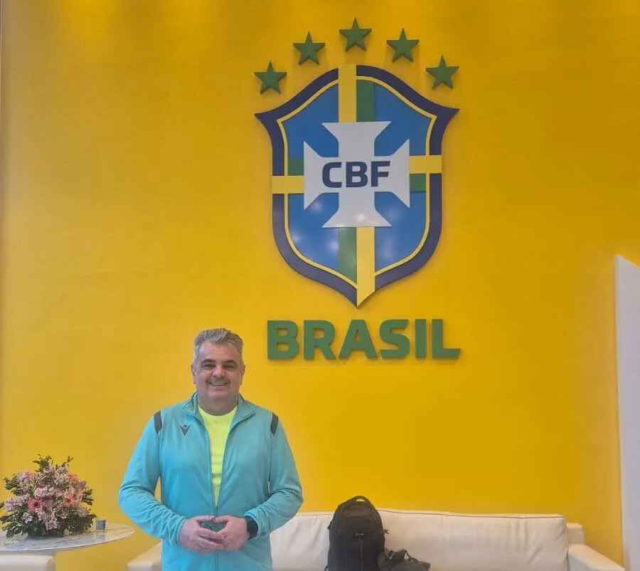 Jo&atilde;o Ricardo Cozac, o psicol&oacute;go dos &aacute;rbitros na CBF
