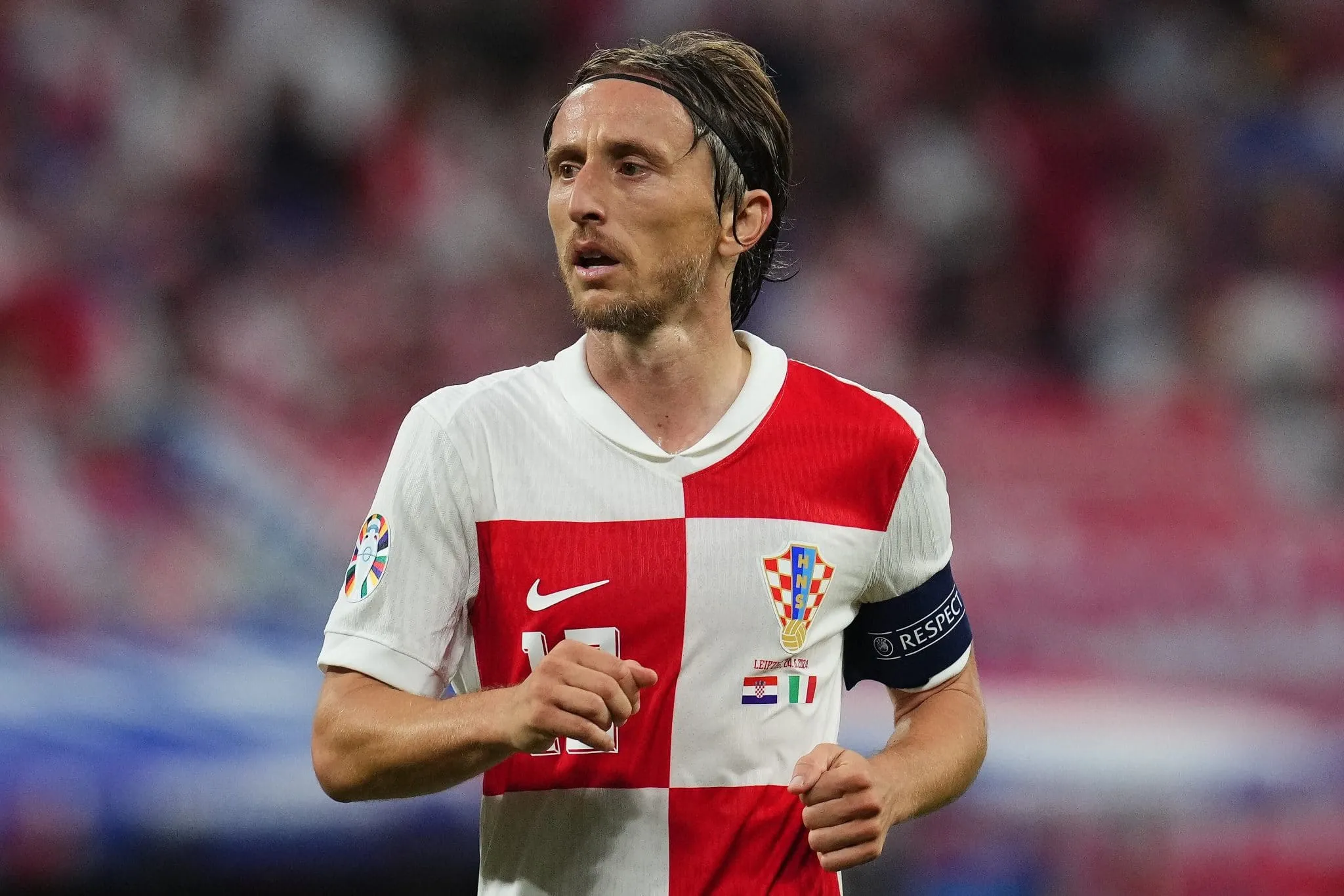 Desolado com trope&ccedil;o na Euro, Modric responde sobre aposentadoria da Cro&aacute;cia