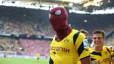 Nove vezes em que os personagens criados por Stan Lee (e pela Marvel) pintaram no futebol
