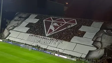 A torcida da Salernitana produziu uma obra de arte com seu tributo ao Pink Floyd