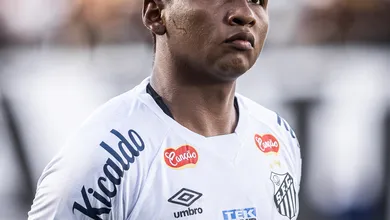 Autor de gol diante do Guarani, Morelos ter&aacute; sequ&ecirc;ncia como titular do Santos