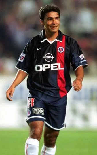 Alex Dias tamb&eacute;m esteve no PSG