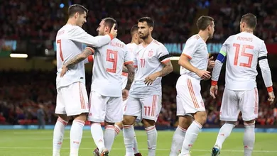 A fase inspirada de Paco Alc&aacute;cer tamb&eacute;m ajudou a Espanha, passeando no amistoso contra Gales