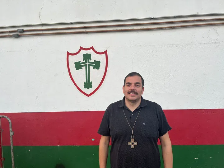 O vice-presidente de comunica&ccedil;&otilde;es da Portuguesa, Everton Calicio