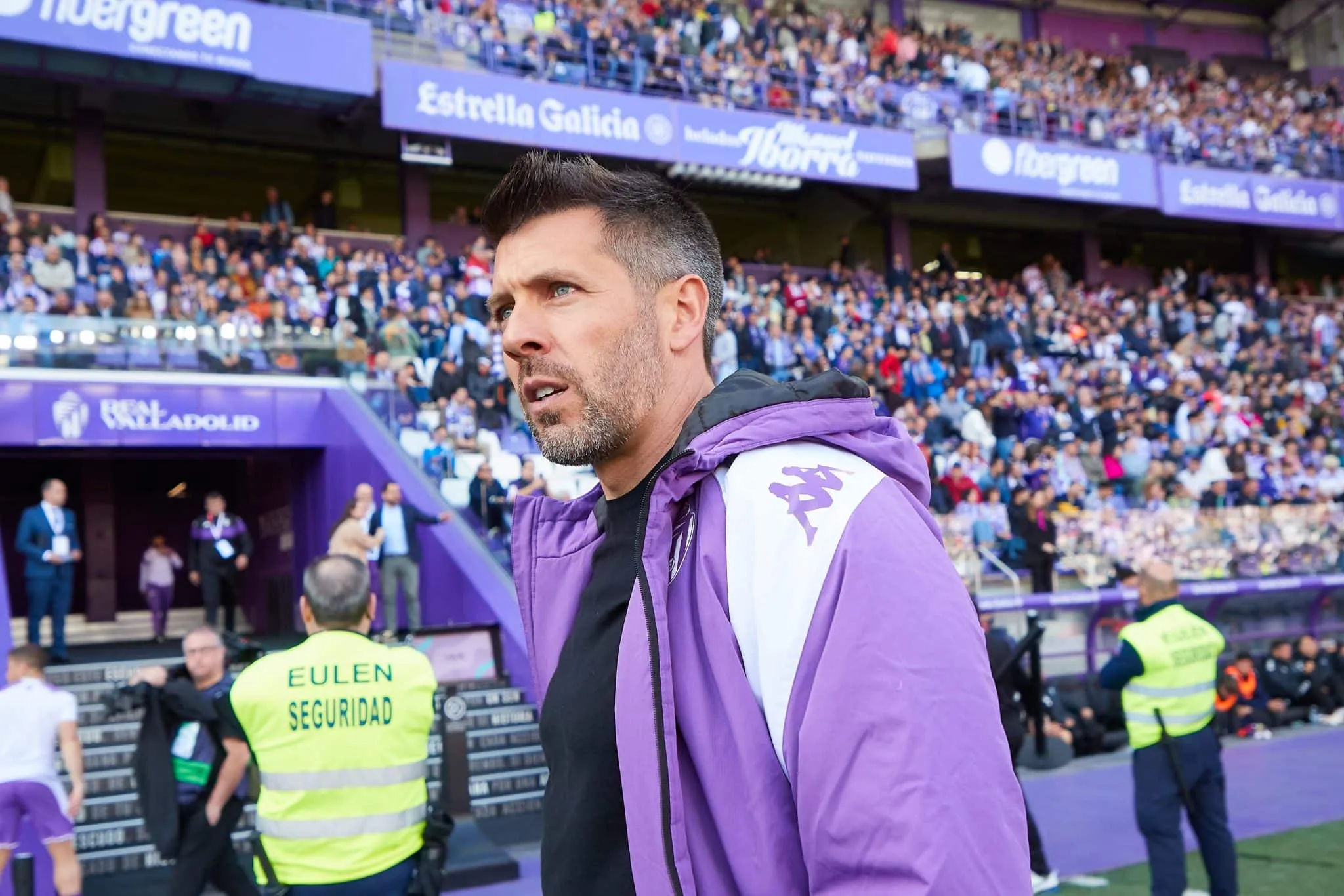 Paulo Pezzolano &eacute; piv&ocirc; de confus&atilde;o no Valladolid mesmo ap&oacute;s acesso &agrave; La Liga
