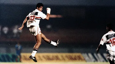 H&aacute; 30 anos, o S&atilde;o Paulo conquistava o bicampeonato da Libertadores com o brilho de Ra&iacute; e Palhinha