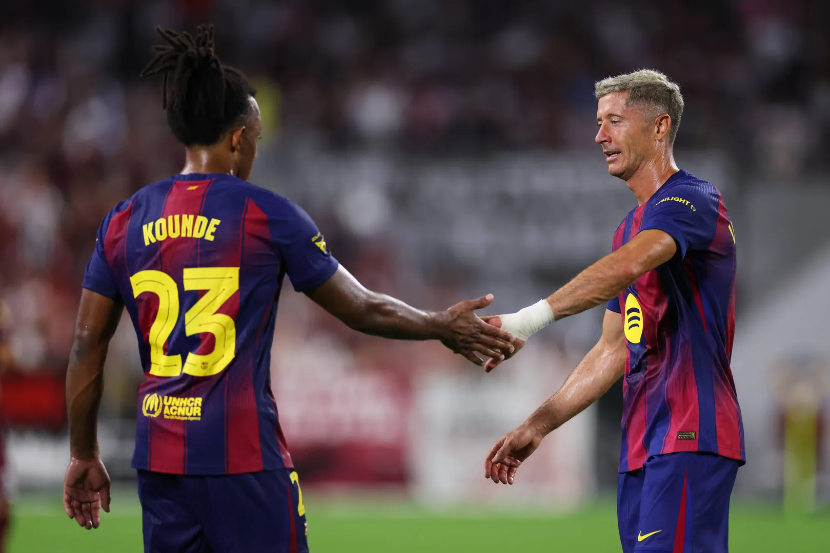 Jules Kound&eacute; e Rober Lewandowsi pelo Barcelona (Foto: Imago)