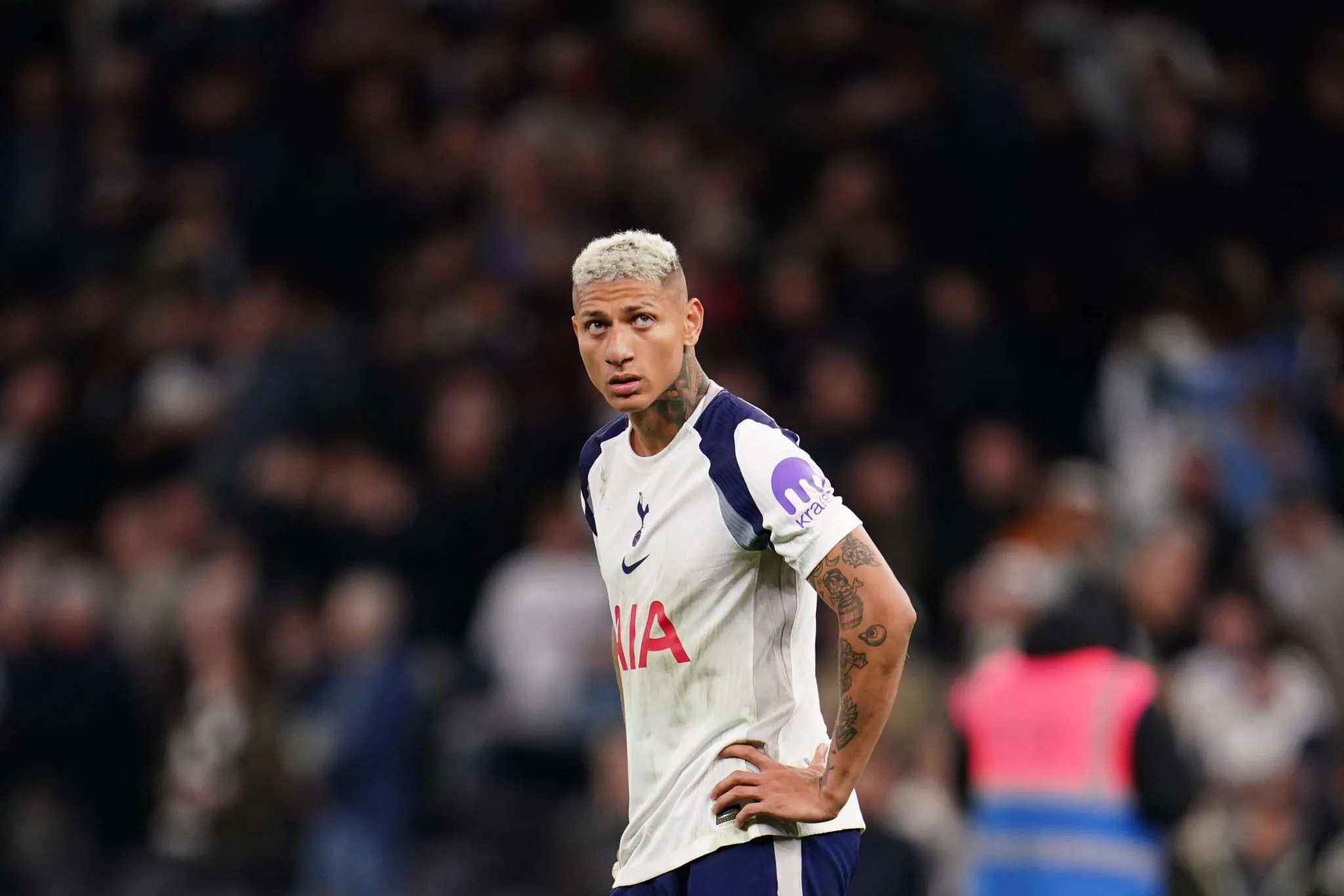 Richarlison em jogo do Tottenham