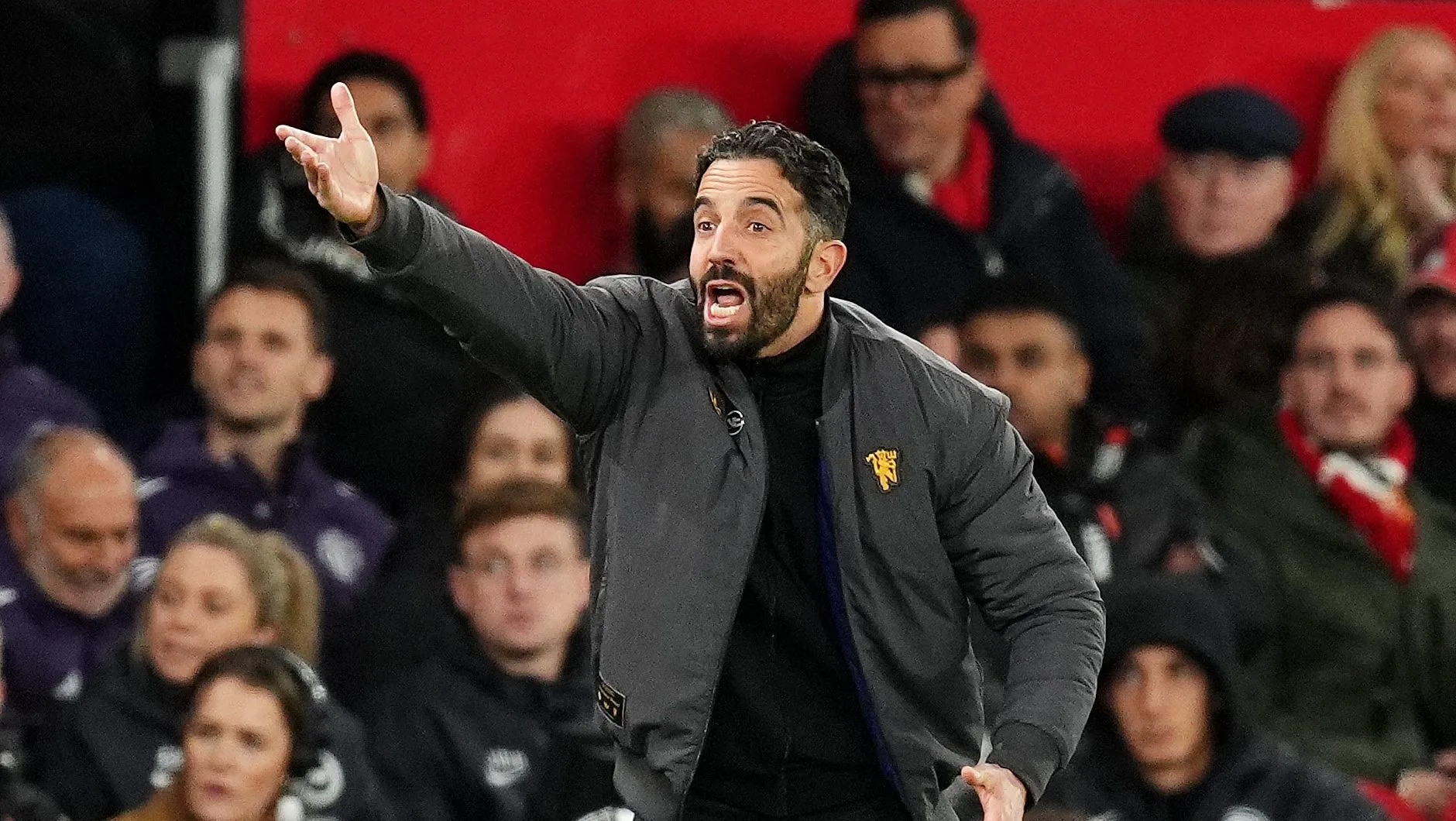 Les&atilde;o de refor&ccedil;o faz Amorim definir prioridade m&aacute;xima do United na pr&oacute;xima janela