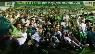 Marco do renascimento: cinco meses depois da trag&eacute;dia, Chape &eacute; campe&atilde; catarinense
