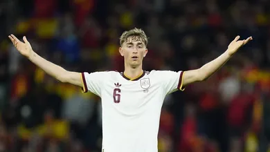 Espanha repete estrat&eacute;gia da Fran&ccedil;a, mas exibe contraste entre as favoritas &agrave; Copa