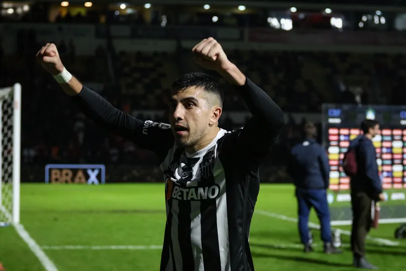 Battaglia celebra vit&oacute;ria do Atl&eacute;tico sobre o Internacional