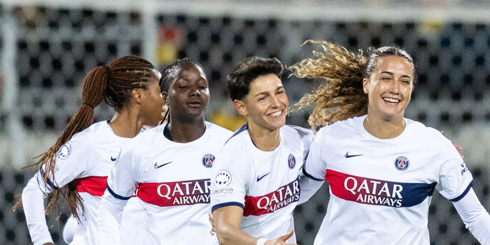 O PSG feminino deu uma aula de Champions League para o masculino