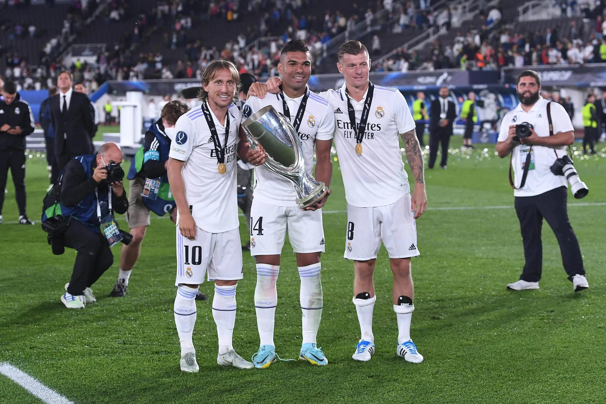 Luka Modric, Casemiro e Toni Kroos foram multicampe&otilde;es no Real Madrid (Foto: Imago/Revierfoto)