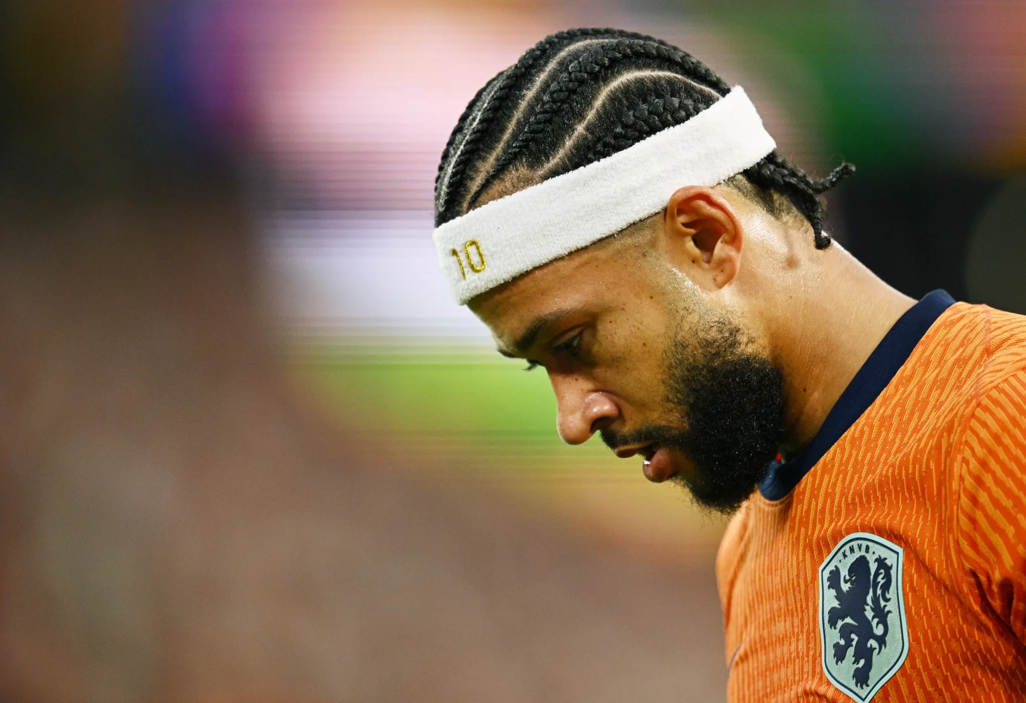 Depay &eacute; uma aposta desesperada do Corinthians