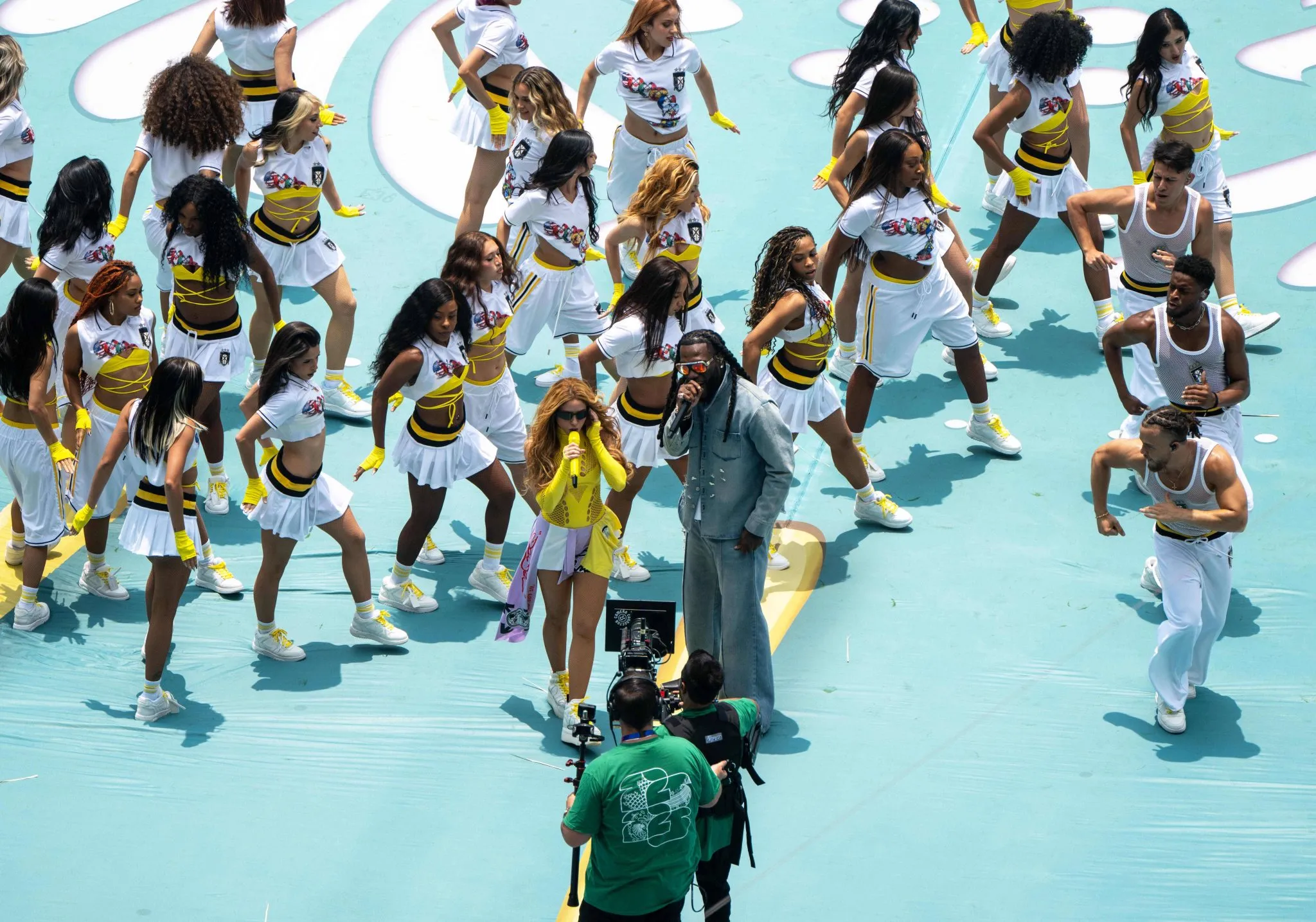 Shakira durante cerim&ocirc;nia de abertura da Copa do Mundo (Foto: Imago/Matthias Koch)